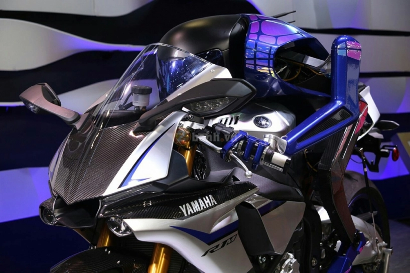 Valentino rossi chiến thắng motobot trong gang tấc - 4