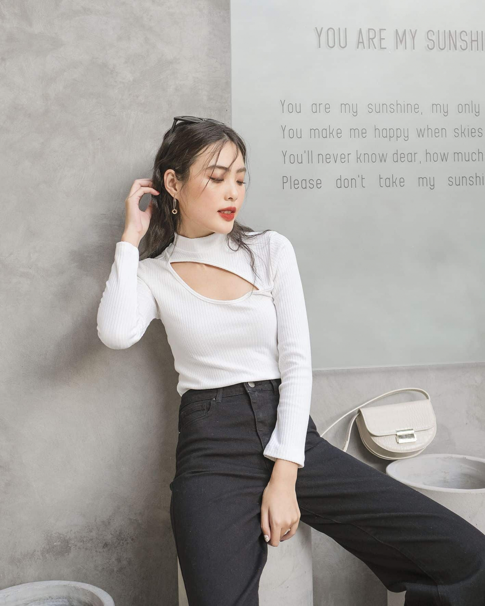 Vắng bóng chồng bà xã bình minh liền lên đồ khoét mạnh tay gợi cảm át tình cũ kim lý - 11
