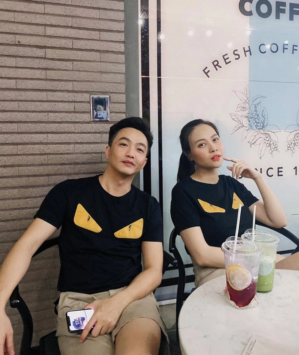 Vợ chồng cường đô la - đàm thu trang tình tứ diện áo đôi nghìn đô mỗi khi hẹn hò - 4