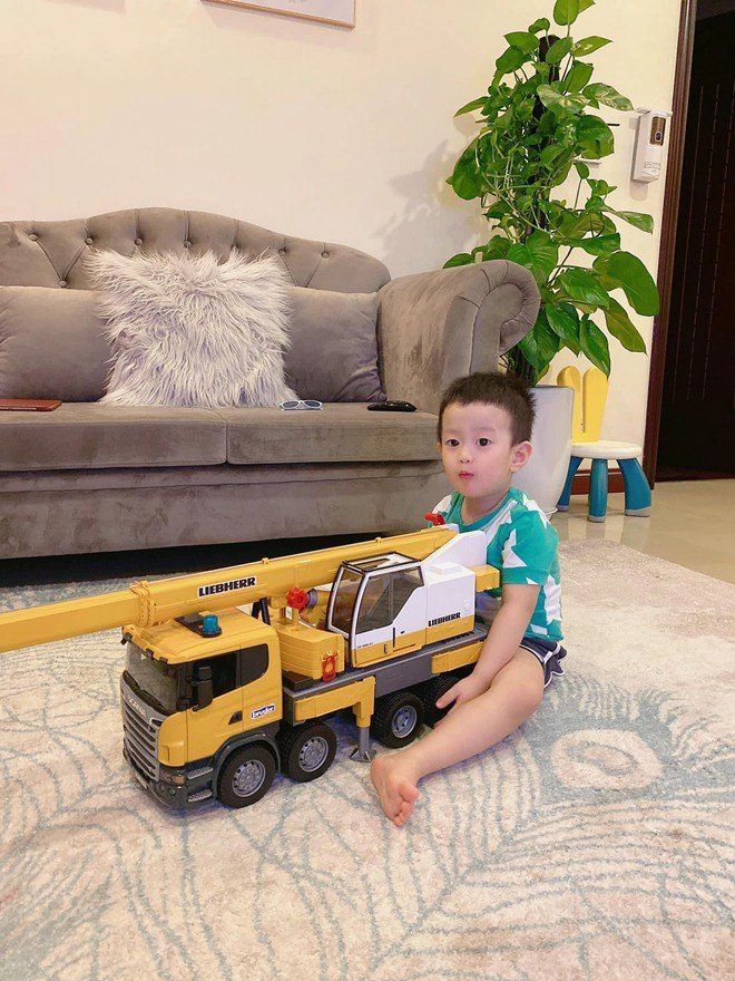 Vợ cũ bế con trai đi gặp việt anh tiết lộ năm sau sinh thêm con gái - 8