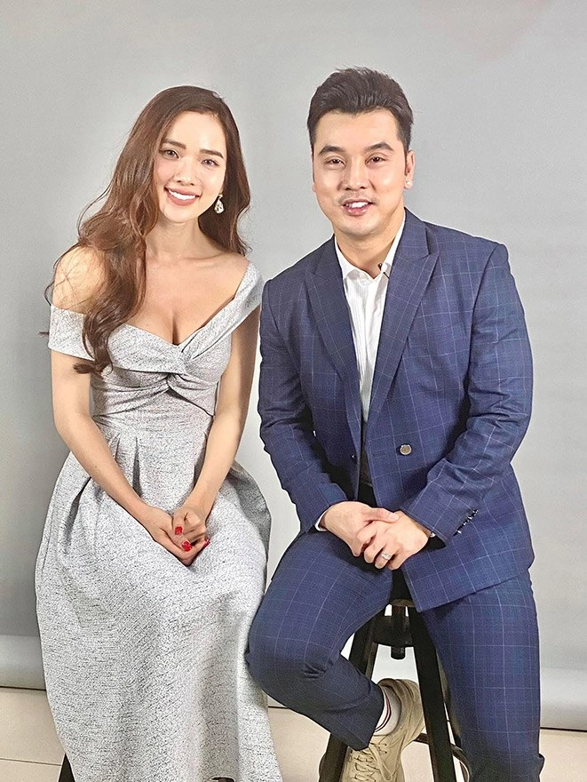 Vợ siêu mẫu của ưng hoàng phúc làm mẹ 3 con vẫn mặc quyến rũ thích khoe đúng một điểm - 4