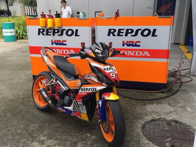 Winner 150 repsol độ 1 gắp bất ngờ xuất hiện tại đường đua motogp 2018 - 8