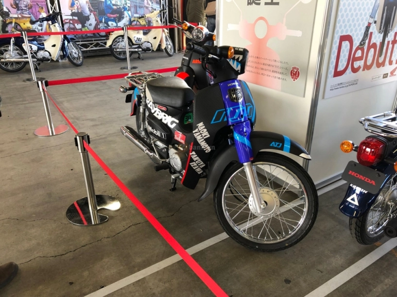 Xuất hiện hàng loạt honda super cub 2018 trên đường đua motogp - 6