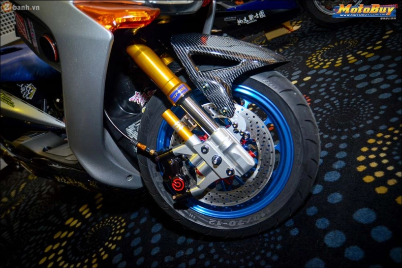 Yamaha cugnus-x 125 ảo diệu qua bàn tay độ biker xứ đài - 7