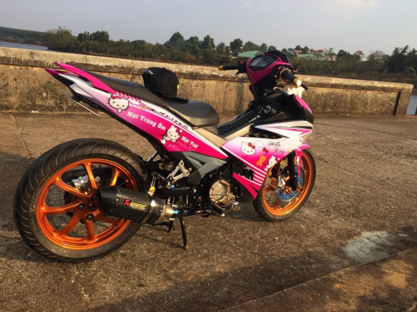 Yamaha exciter 150 độ với tông màu hồng cực kì ấn tượng - 1