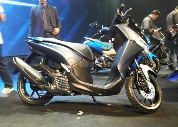 Yamaha lexi 125 2018 bất ngờ ra mắt với kiểu dáng lạ mắt - 2