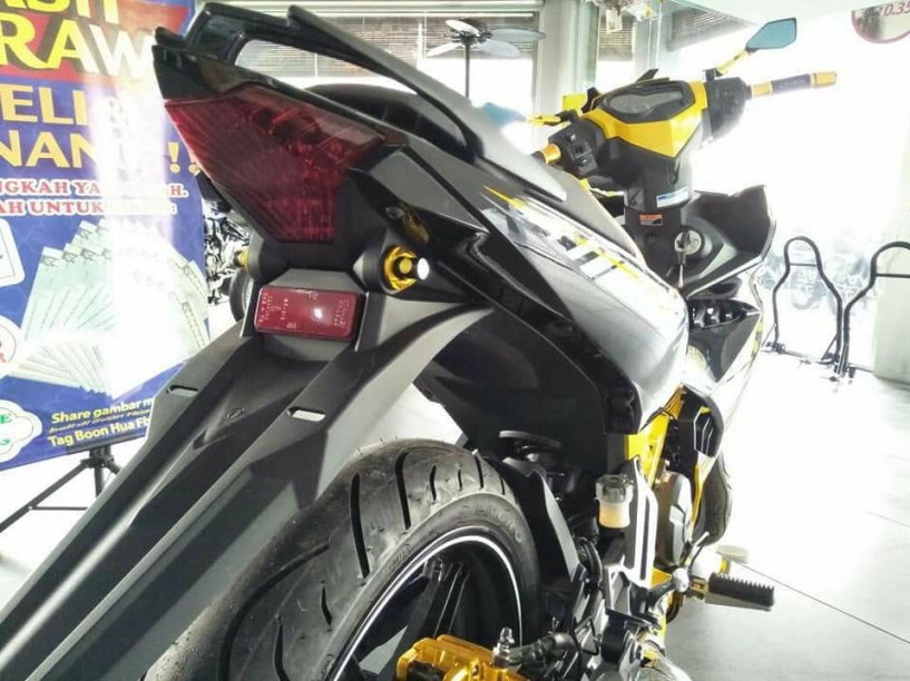 Yamaha y15zr độ nổi bật với sắc vàng cá tính của biker nước bạn - 7