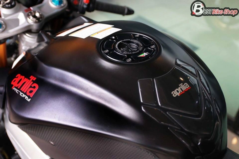 Aprilia rsv4 factory đẹp mê ly với loạt nâng cấp khủng - 7