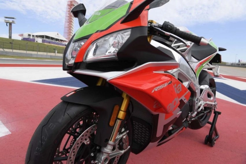 Aprilia rsv4 rf limited phiên bản có cánh lộ diện tại bắc mỹ với giá 557 triệu đồng - 2