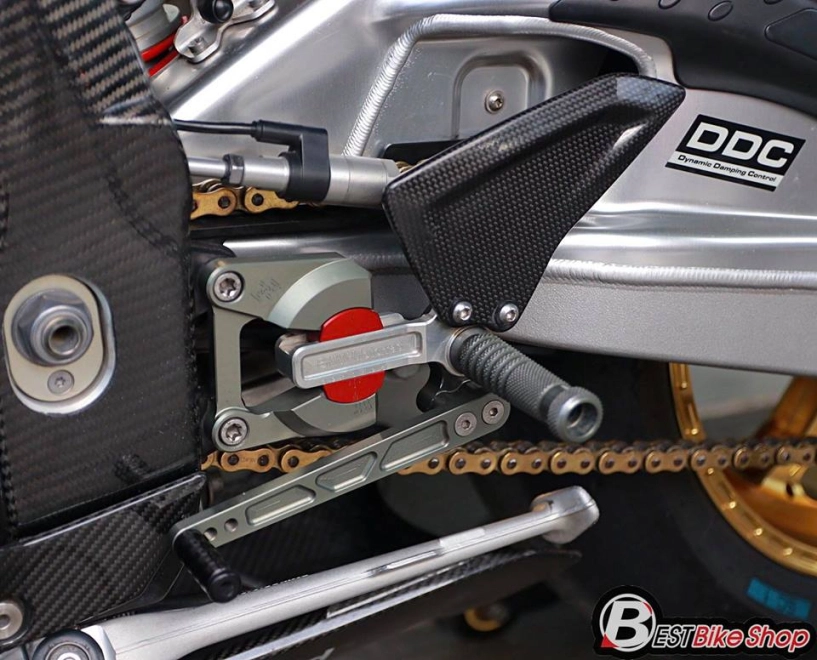 Bmw hp4 vẻ đẹp tuyệt sắc trong trang bị full áo carbon ilmberger - 22