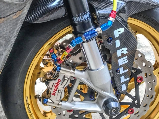 Bmw s1000r cá mập con trang bị gói độ khủng đến từ bigwheel thailand - 4