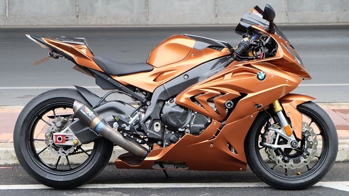 Bmw s1000rr bản độ khác biệt với màu đỏ cánh cam - 4