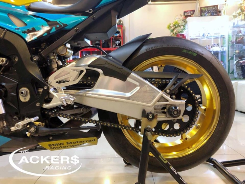 Bmw s1000rr diện bộ cánh cá mập shark mắc cạn đậm chất chơi - 4