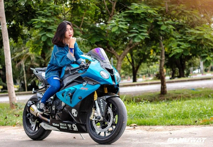 Bmw s1000rr đọ dáng nóng bỏng với hot girl thái - 2