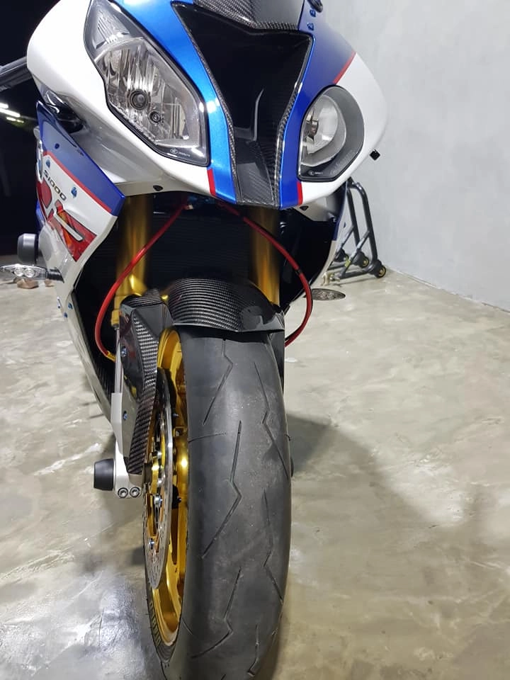 Bmw s1000rr vẻ đẹp bóng bẩy cùng trang bị cao cấp - 2