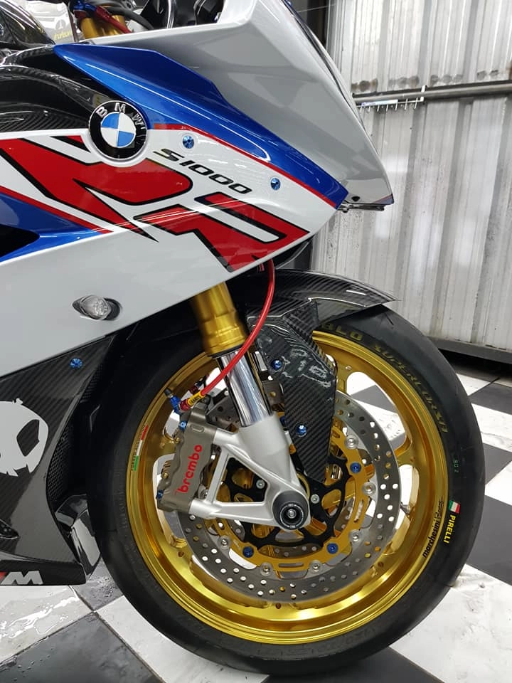 Bmw s1000rr vẻ đẹp bóng bẩy cùng trang bị cao cấp - 7