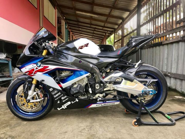 Bmw s1000rr vẻ đẹp hào nhoáng với trang bị tận răng - 8