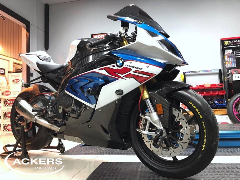 Bmw s1000rr vẻ đẹp kiêu sa của cá mập trên cạn - 1