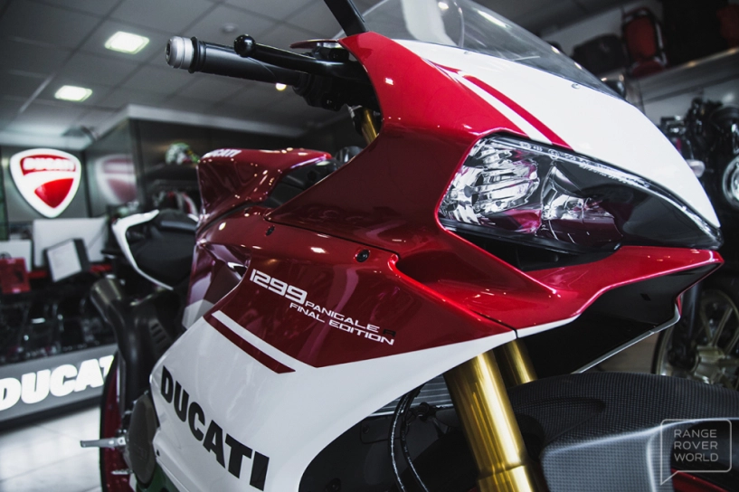 Cận cảnh ducati 1299 panigale r final edition giá 40000 usd - 2