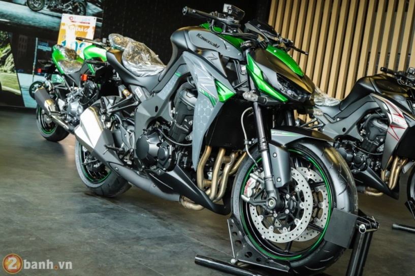 Cận cảnh kawasaki z1000 và z1000 r edition 2019 với tông màu mới đầy mạnh mẽ - 2