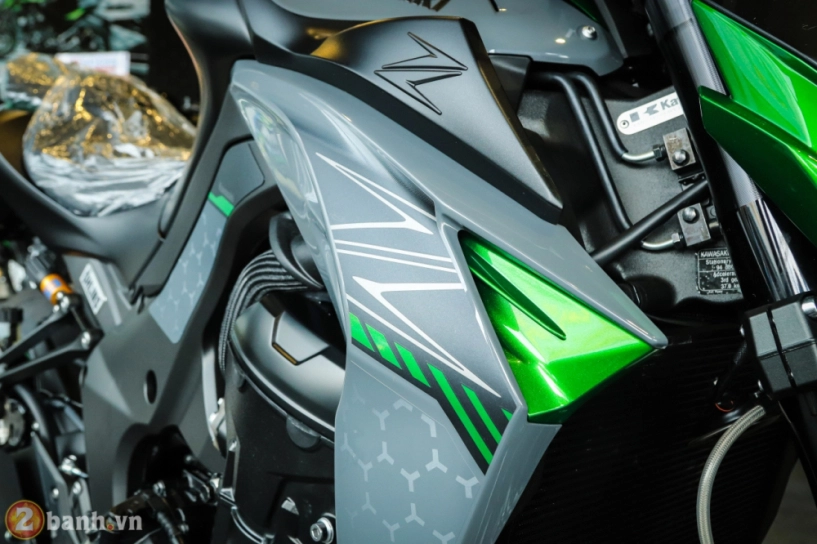 Cận cảnh kawasaki z1000 và z1000 r edition 2019 với tông màu mới đầy mạnh mẽ - 5