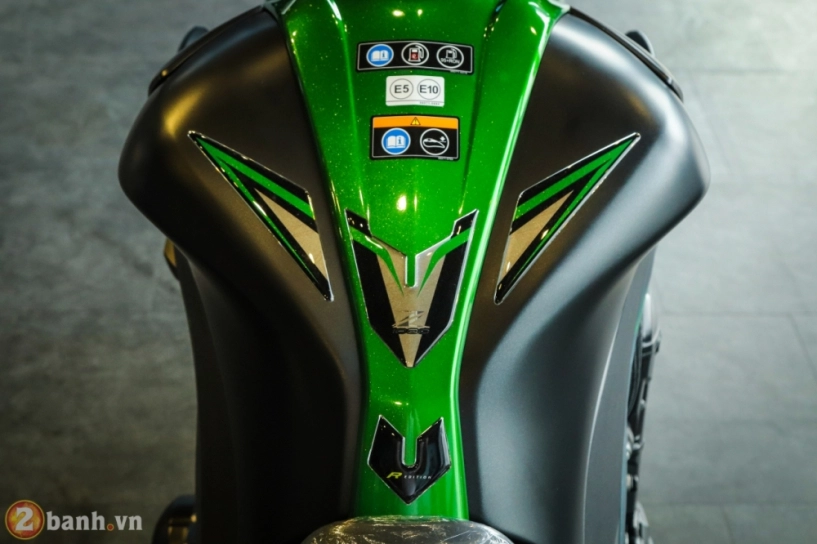 Cận cảnh kawasaki z1000 và z1000 r edition 2019 với tông màu mới đầy mạnh mẽ - 8