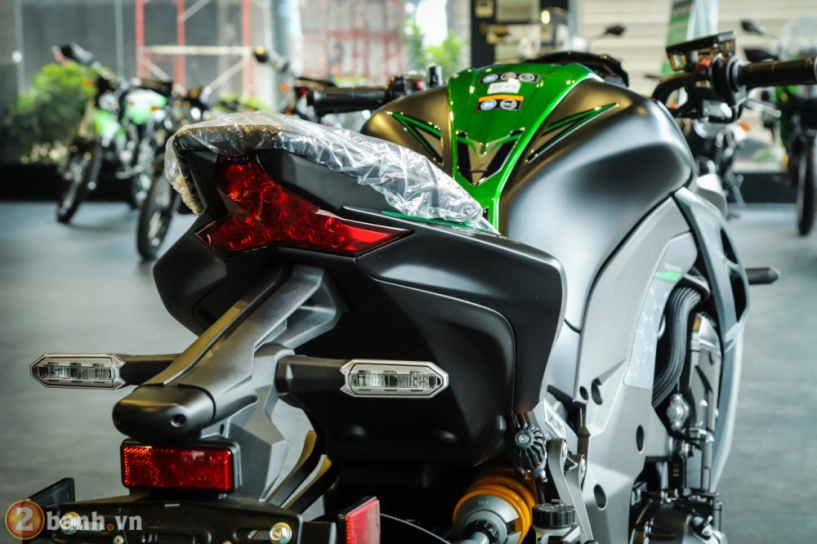 Cận cảnh kawasaki z1000 và z1000 r edition 2019 với tông màu mới đầy mạnh mẽ - 13