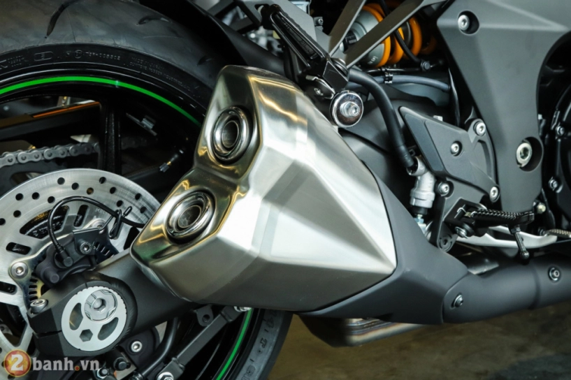 Cận cảnh kawasaki z1000 và z1000 r edition 2019 với tông màu mới đầy mạnh mẽ - 19