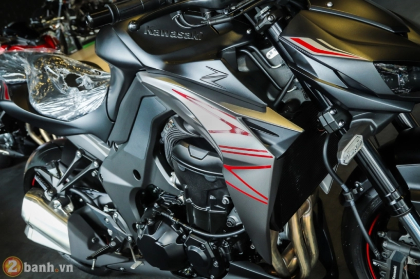 Cận cảnh kawasaki z1000 và z1000 r edition 2019 với tông màu mới đầy mạnh mẽ - 28