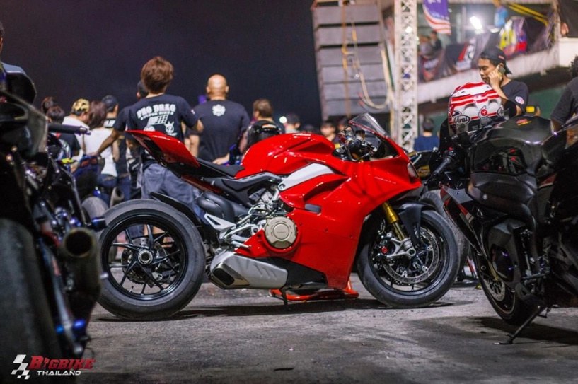 Chiêm ngưỡng ducati panigale v4 s đọ dáng cùng các đối thủ - 4