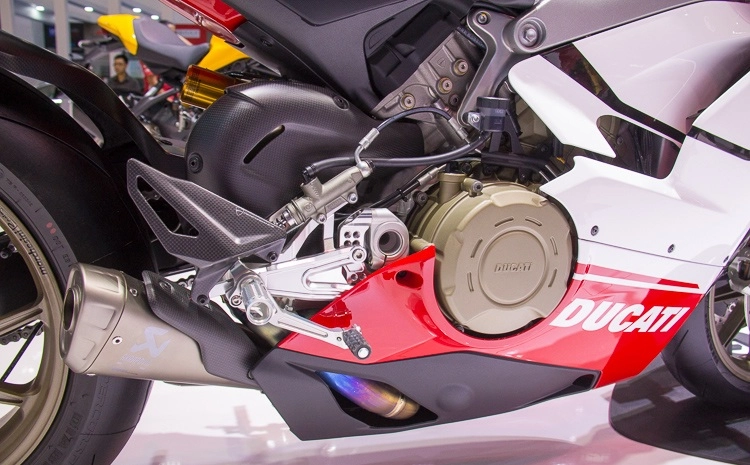 Chiêm ngưỡng pô akrapovic racing full system v4 giúp panigale v4 tăng 12 mã lực - 7