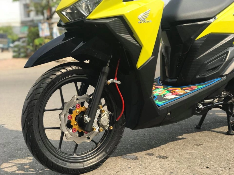 Click 125 độ mang tone màu vàng sporty nổi bật của biker an giang - 3