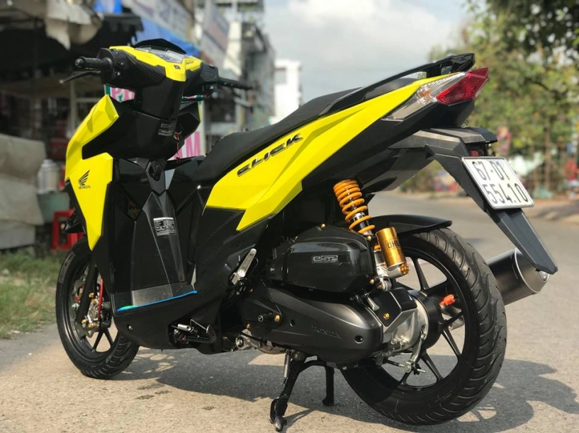 Click 125 độ mang tone màu vàng sporty nổi bật của biker an giang - 5