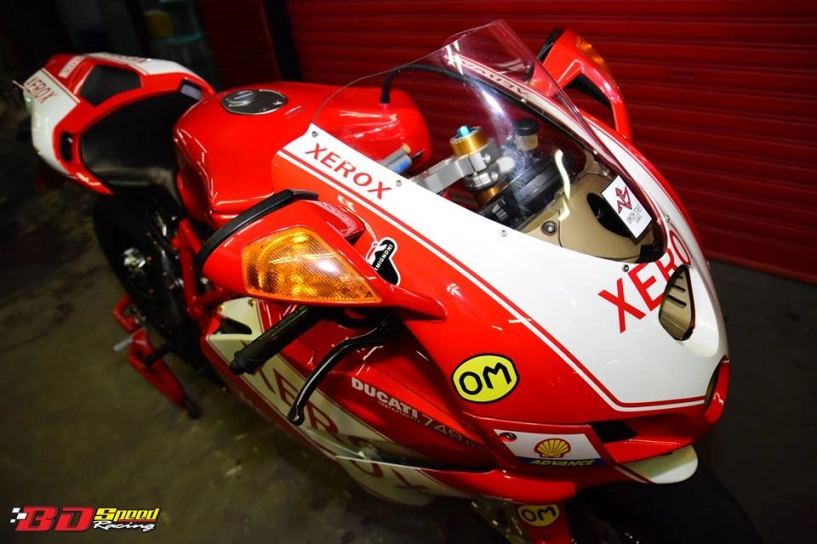 Ducati 749r mô tô huyền thoại ý hồi sinh với phong cách tem đấu xerox - 7
