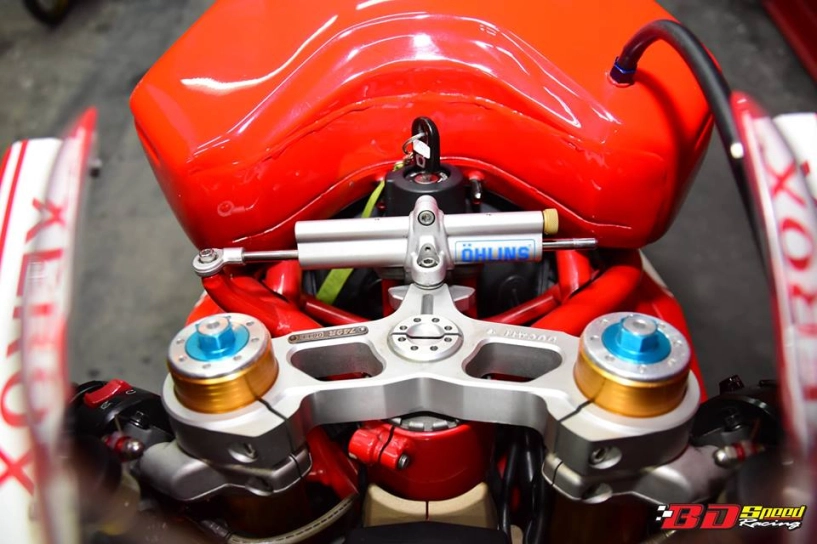 Ducati 749r mô tô huyền thoại ý hồi sinh với phong cách tem đấu xerox - 9