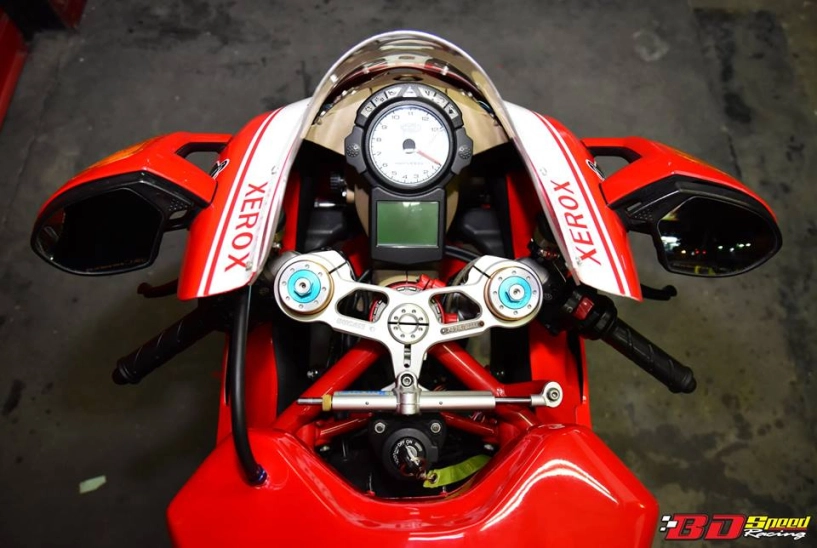 Ducati 749r mô tô huyền thoại ý hồi sinh với phong cách tem đấu xerox - 10