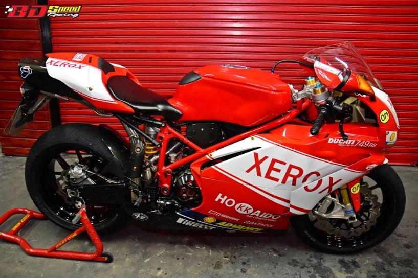 Ducati 749r mô tô huyền thoại ý hồi sinh với phong cách tem đấu xerox - 12