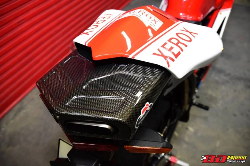 Ducati 749r mô tô huyền thoại ý hồi sinh với phong cách tem đấu xerox - 13