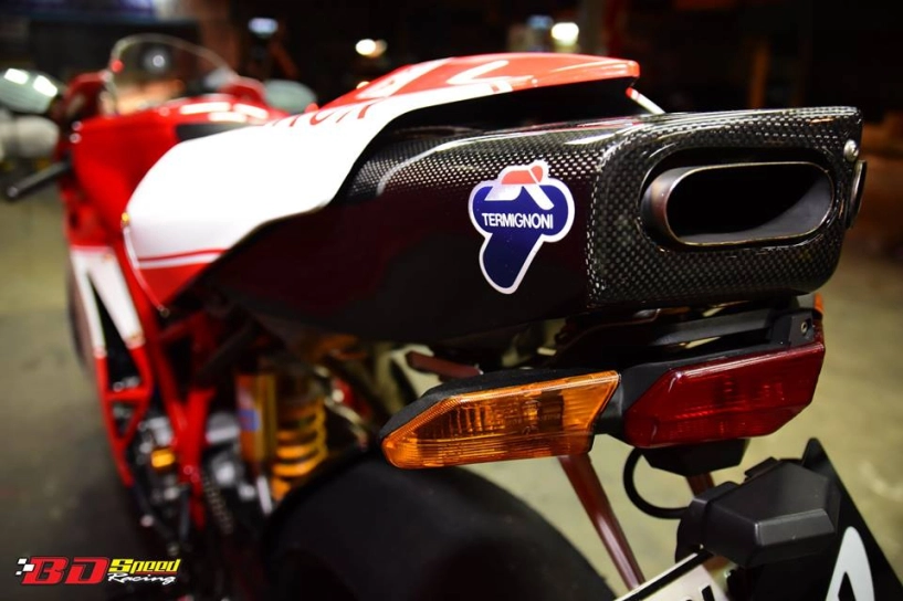 Ducati 749r mô tô huyền thoại ý hồi sinh với phong cách tem đấu xerox - 15