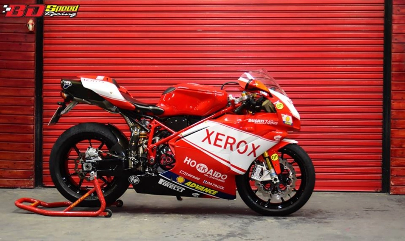 Ducati 749r mô tô huyền thoại ý hồi sinh với phong cách tem đấu xerox - 19