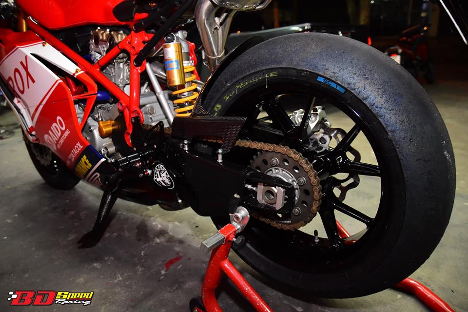 Ducati 749r mô tô huyền thoại ý hồi sinh với phong cách tem đấu xerox - 23