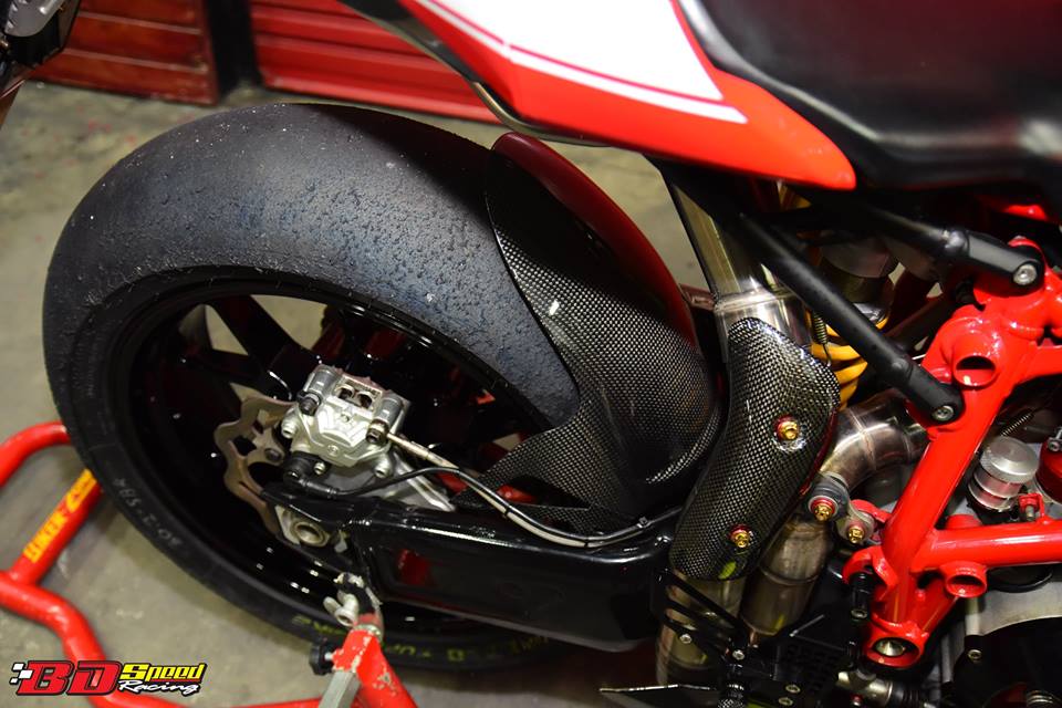 Ducati 749r mô tô huyền thoại ý hồi sinh với phong cách tem đấu xerox - 25