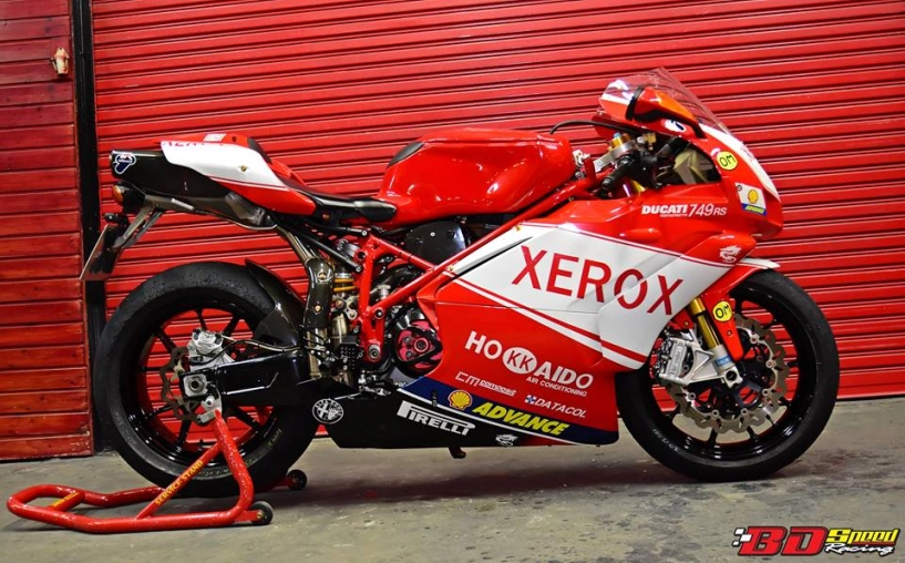 Ducati 749r mô tô huyền thoại ý hồi sinh với phong cách tem đấu xerox - 29