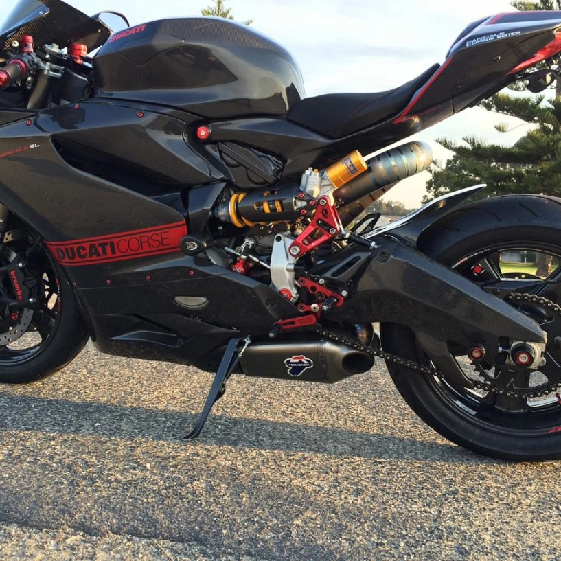 Ducati 899 panigale độ bá cháy với version full carbon - 7