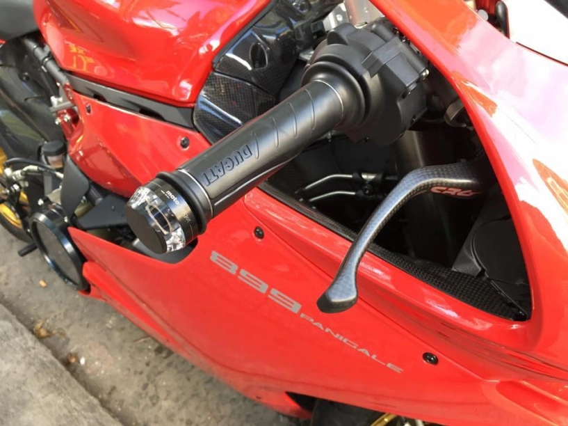 Ducati 899 panigale vẻ đẹp hoàn mỹ từ loạt phụ kiện đắt tiền - 2