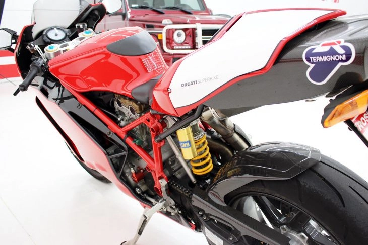 Ducati 999 huyền thoại vang bóng một thời - 5
