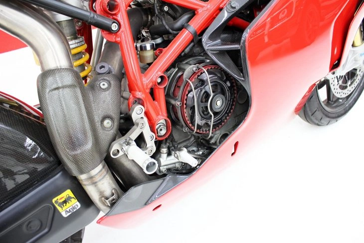 Ducati 999 huyền thoại vang bóng một thời - 7