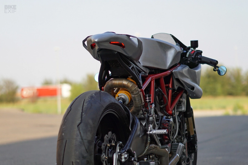 Ducati cafe fighter mang thiết kế máy bay chiến đấu của simone conti - 5