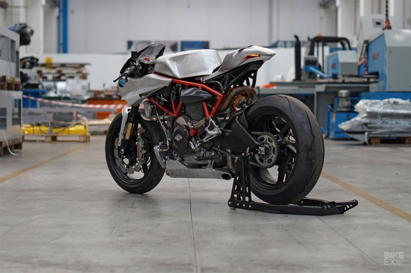 Ducati cafe fighter mang thiết kế máy bay chiến đấu của simone conti - 10