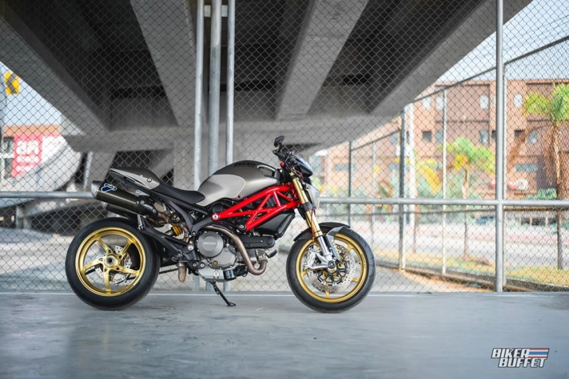 Ducati monster 796 đậm chất chơi dàn chân hàng hiệu - 1